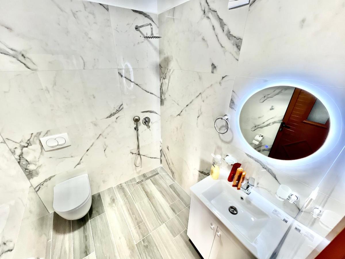 Coral Guesthouse Sarandë Eksteriør billede