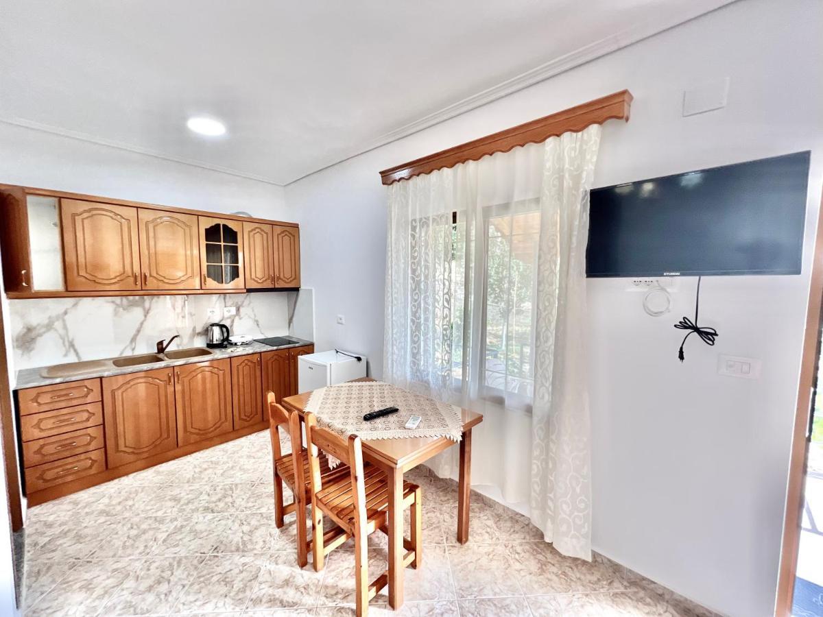 Coral Guesthouse Sarandë Eksteriør billede