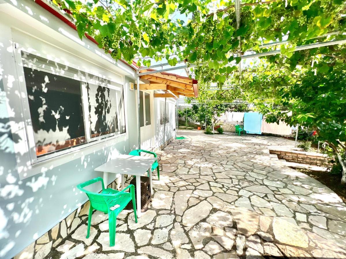 Coral Guesthouse Sarandë Eksteriør billede