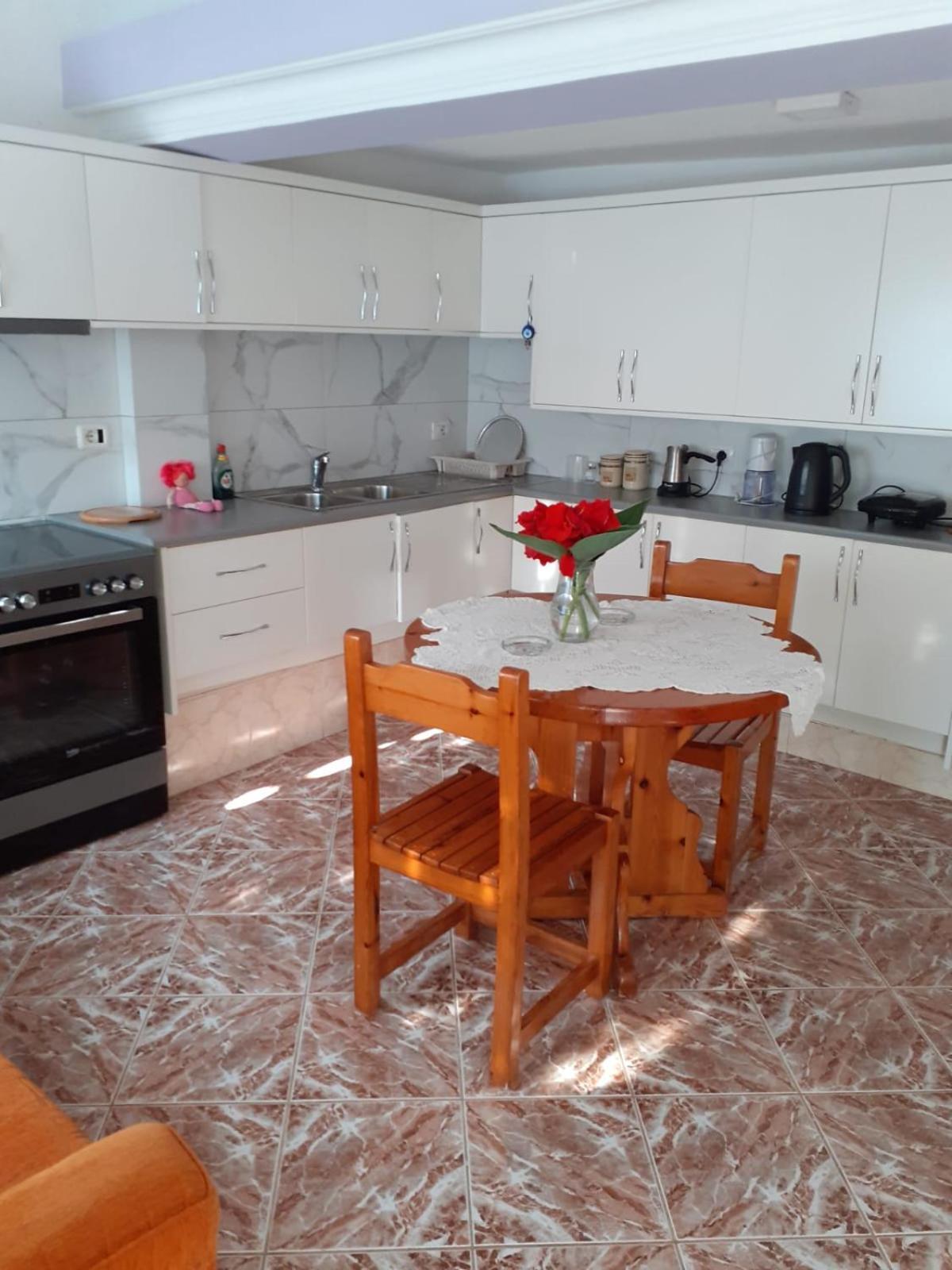 Coral Guesthouse Sarandë Eksteriør billede