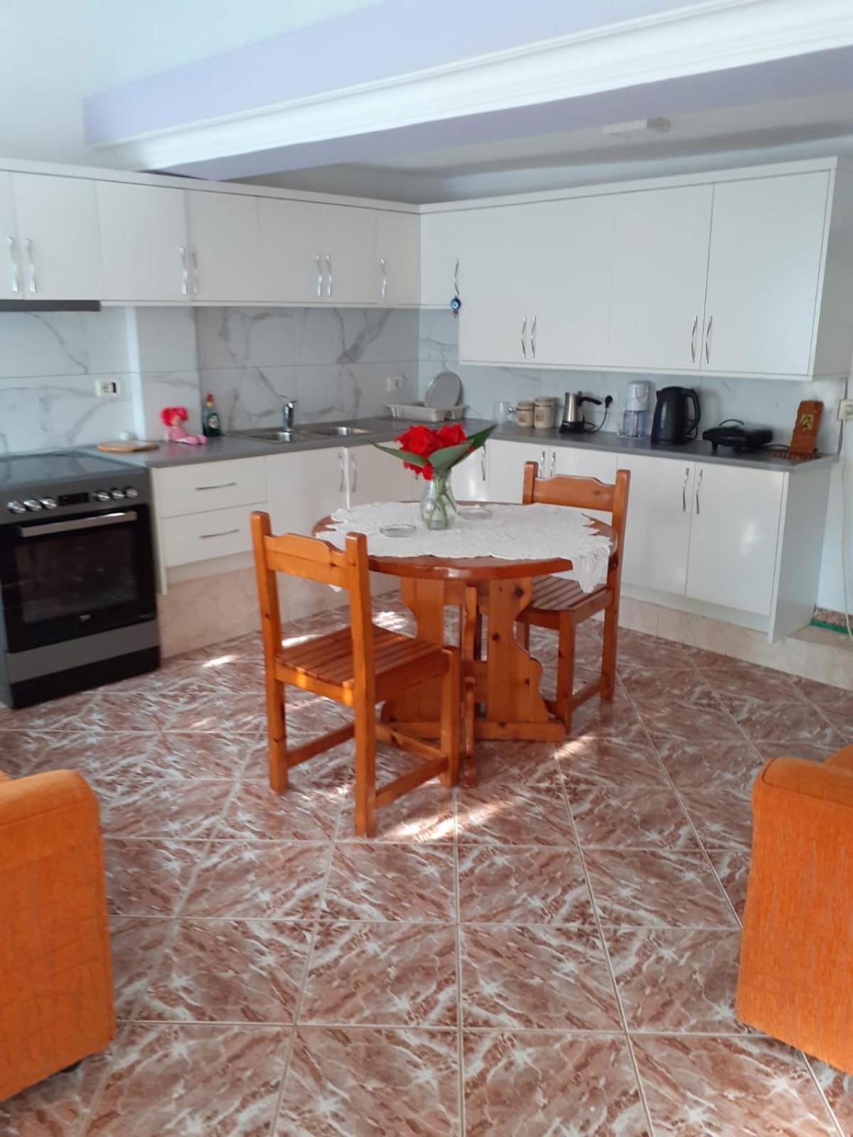 Coral Guesthouse Sarandë Eksteriør billede